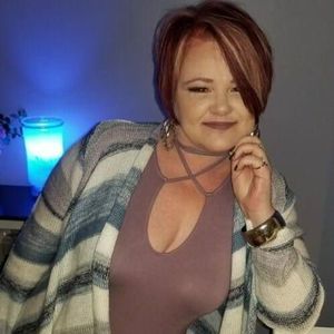 Meet your Posher, Dena